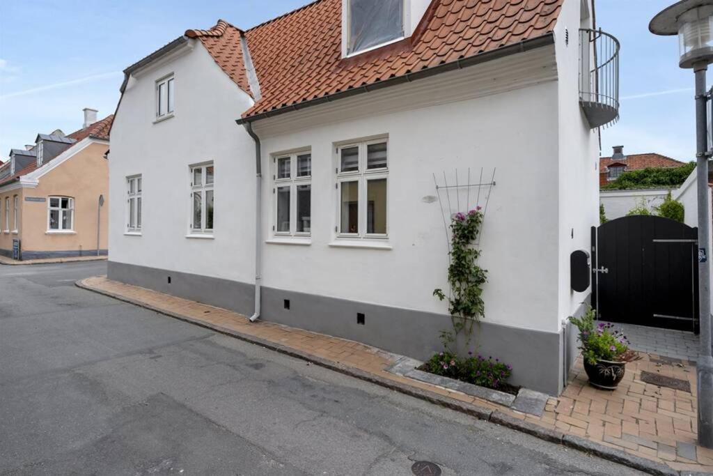 *****Elegant Feriebolig I Hjertet Af Kerteminde Villa Exterior photo